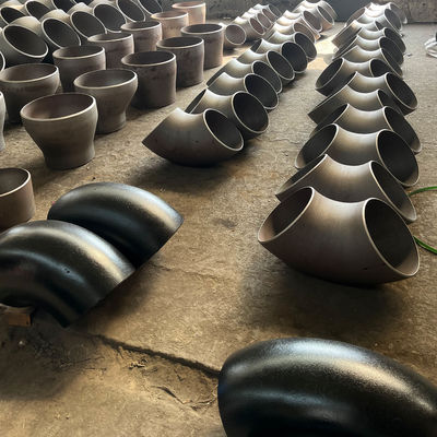 DIN Standard Carbon Steel Pipe Fittings with XS Thickness Black Color